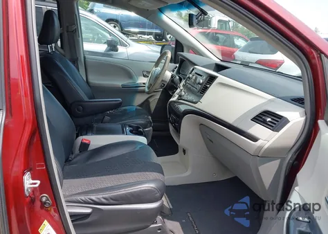 2013 Toyota Sienna Se 8 Passenger из США, поврежденный, VIN 5TDXK3DC1DS319134